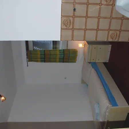 Robin Hood Guest house 3*