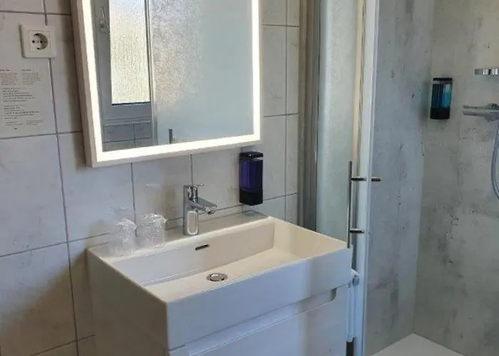 Robin Hood Guest house